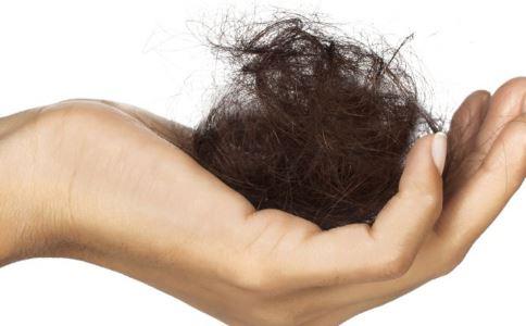 منع تساقط الشعر بالوصفات الطبيعية